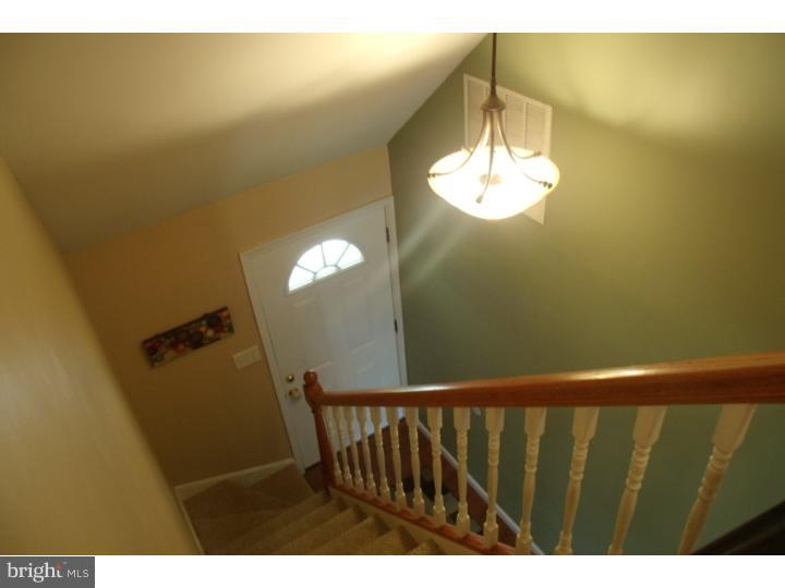 41 Hamlet Road Levittown, PA 19056 - Photo 13 of 25 Foyer