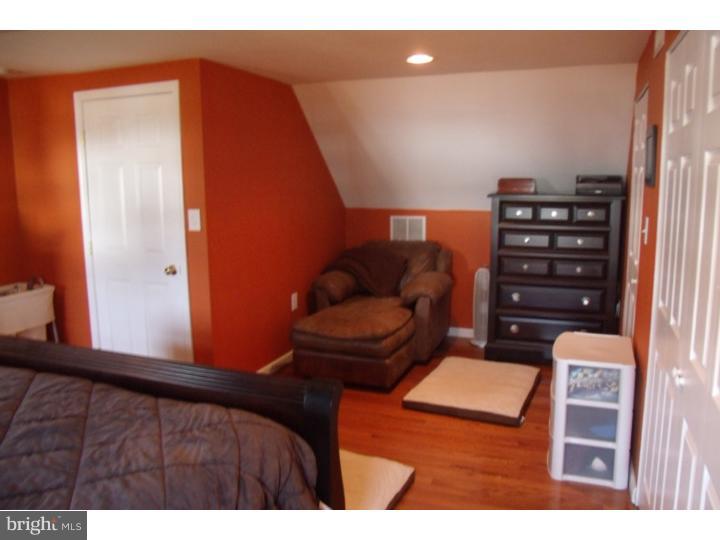 41 Hamlet Road Levittown, PA 19056 - Photo 15 of 25 Bedroom - Main