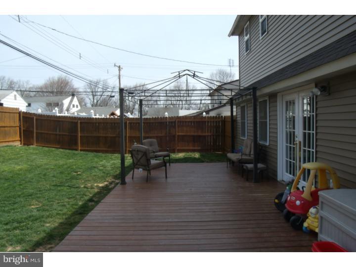 41 Hamlet Road Levittown, PA 19056 - Photo 22 of 25 Deck