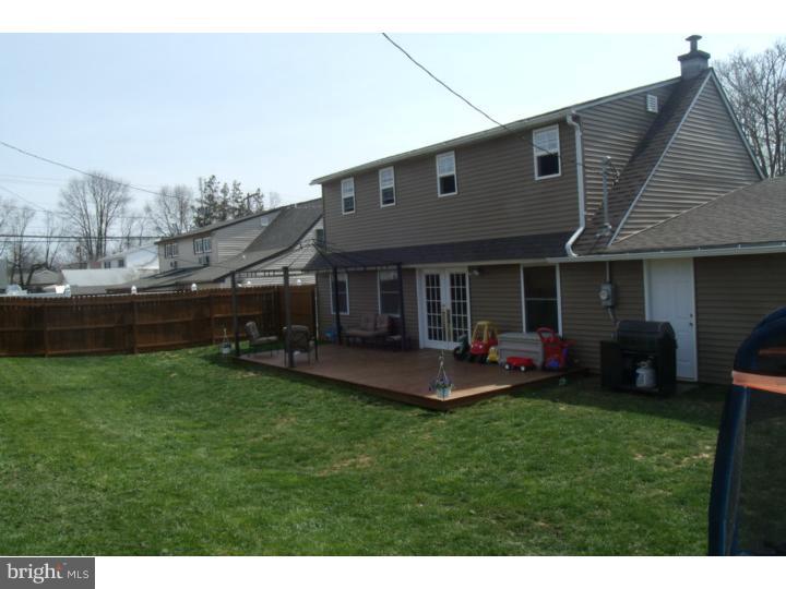 41 Hamlet Road Levittown, PA 19056 - Photo 24 of 25 Back Yard