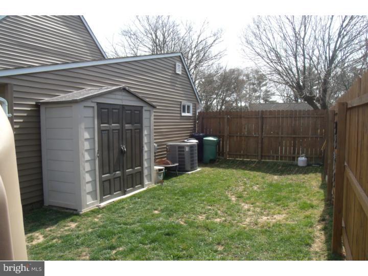 41 Hamlet Road Levittown, PA 19056 - Photo 25 of 25 Side Yard