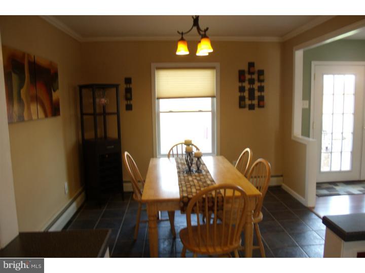 41 Hamlet Road Levittown, PA 19056 - Photo 6 of 25 Dining Room