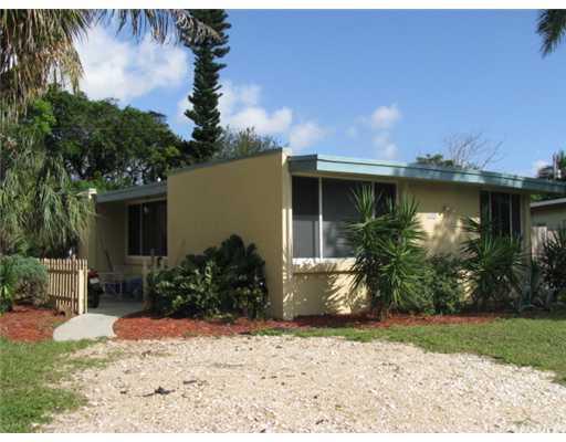 355 Newcastle Street Boca Raton, FL 33487 - Photo 1 of 14 Primary Photo