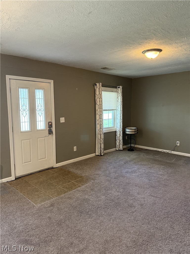 880 East Caston Road Uniontown, OH 44685 - Photo 2 of 34