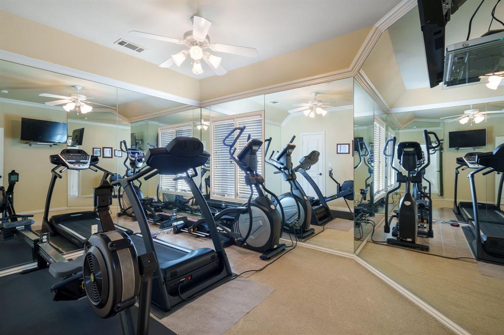6724 Frankford Road Dallas, TX 75252 - Photo 34 of 40 a view of a room with gym equipment