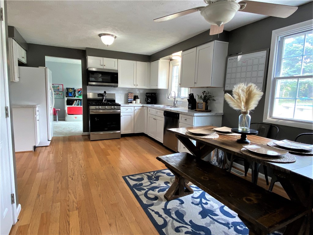 127 Raintree Lane Parma, NY 14468 - Photo 5 of 39