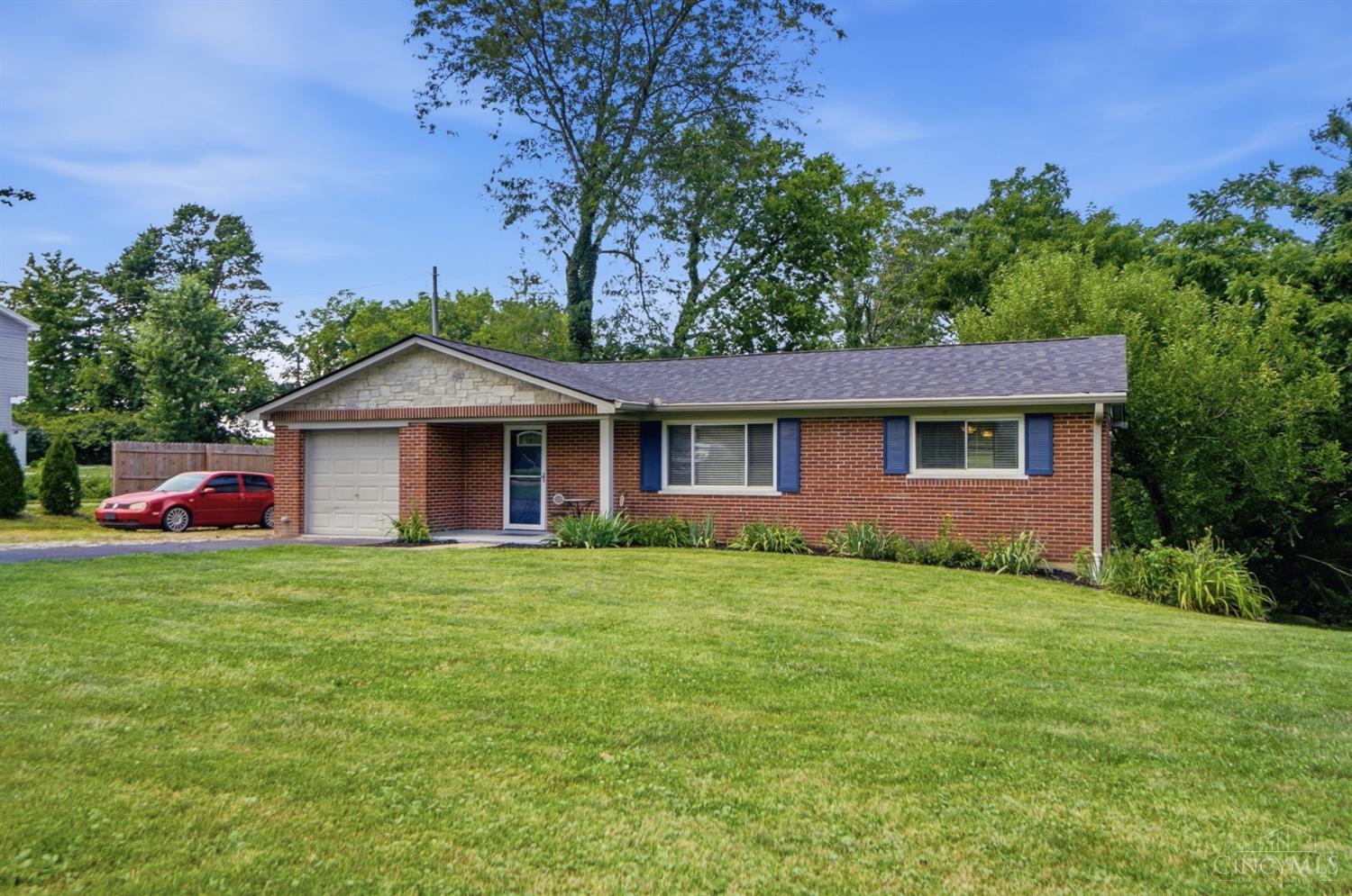 3331 Mt Carmel Road Cincinnati, OH 45244 - Photo 4 of 53