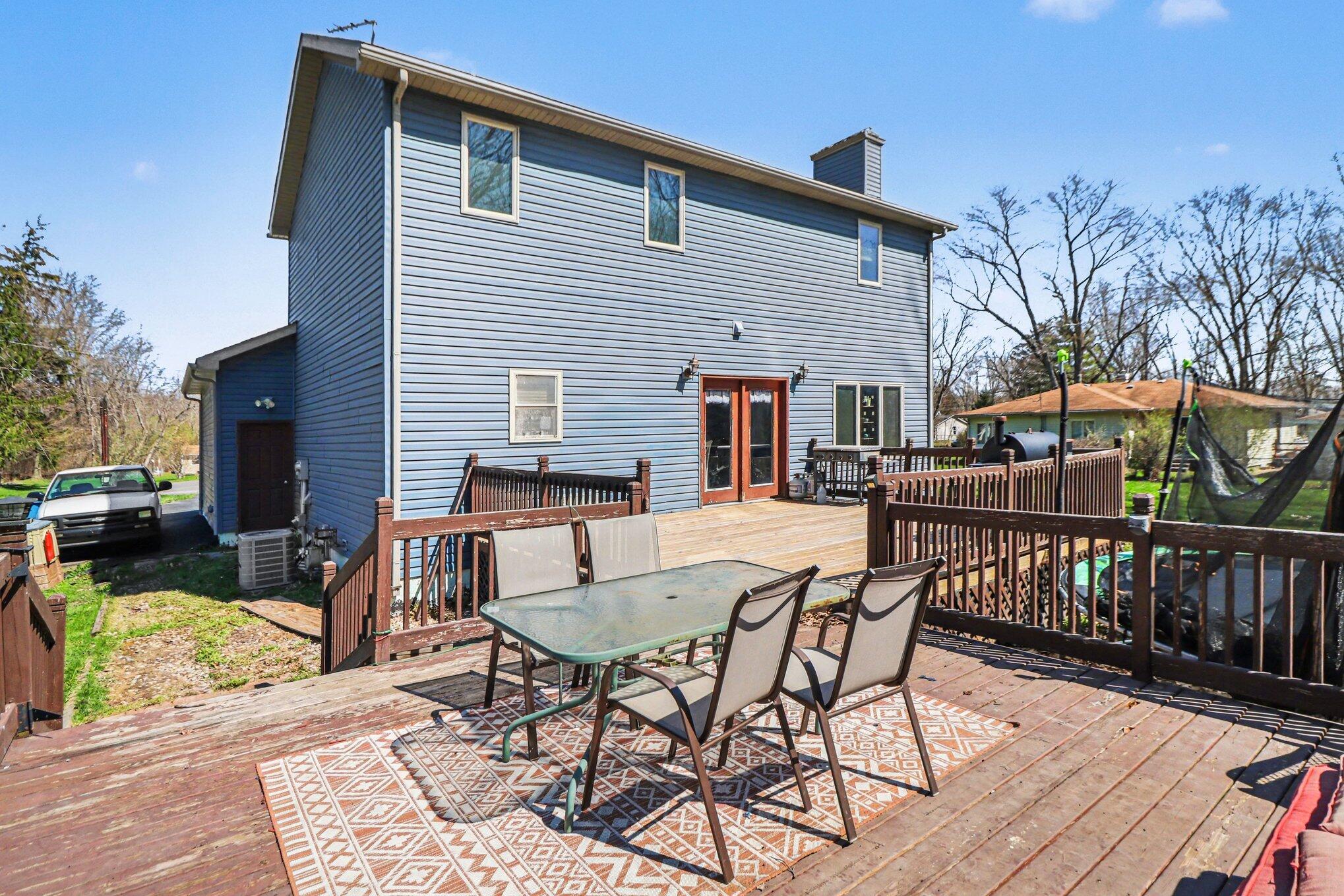 190 East Mekeland Road Chesterton, IN 46304 - Photo 24 of 29 a view of a patio with a table and chairs