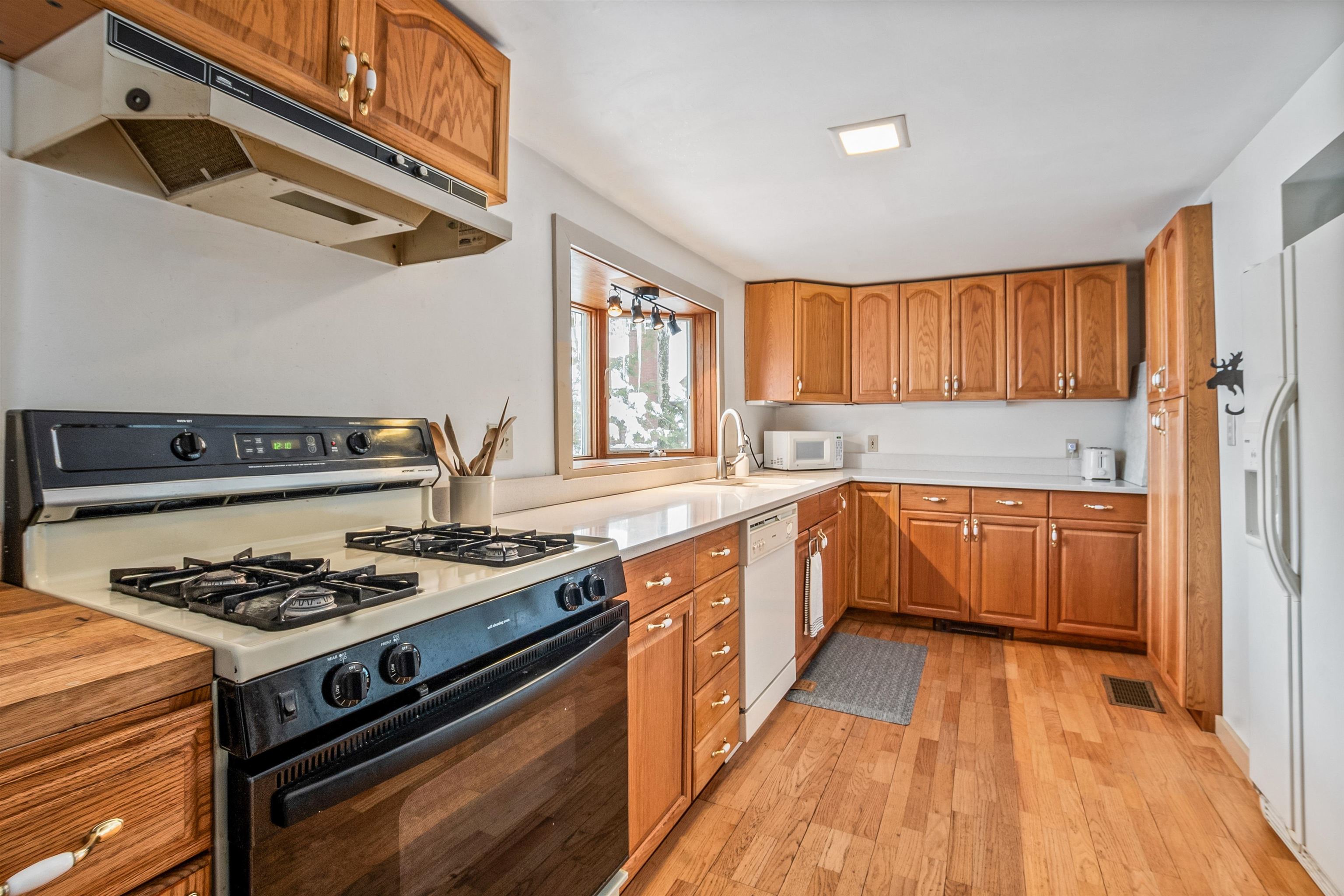 130 Hamel Road Sunapee, NH 03782 - Photo 15 of 28