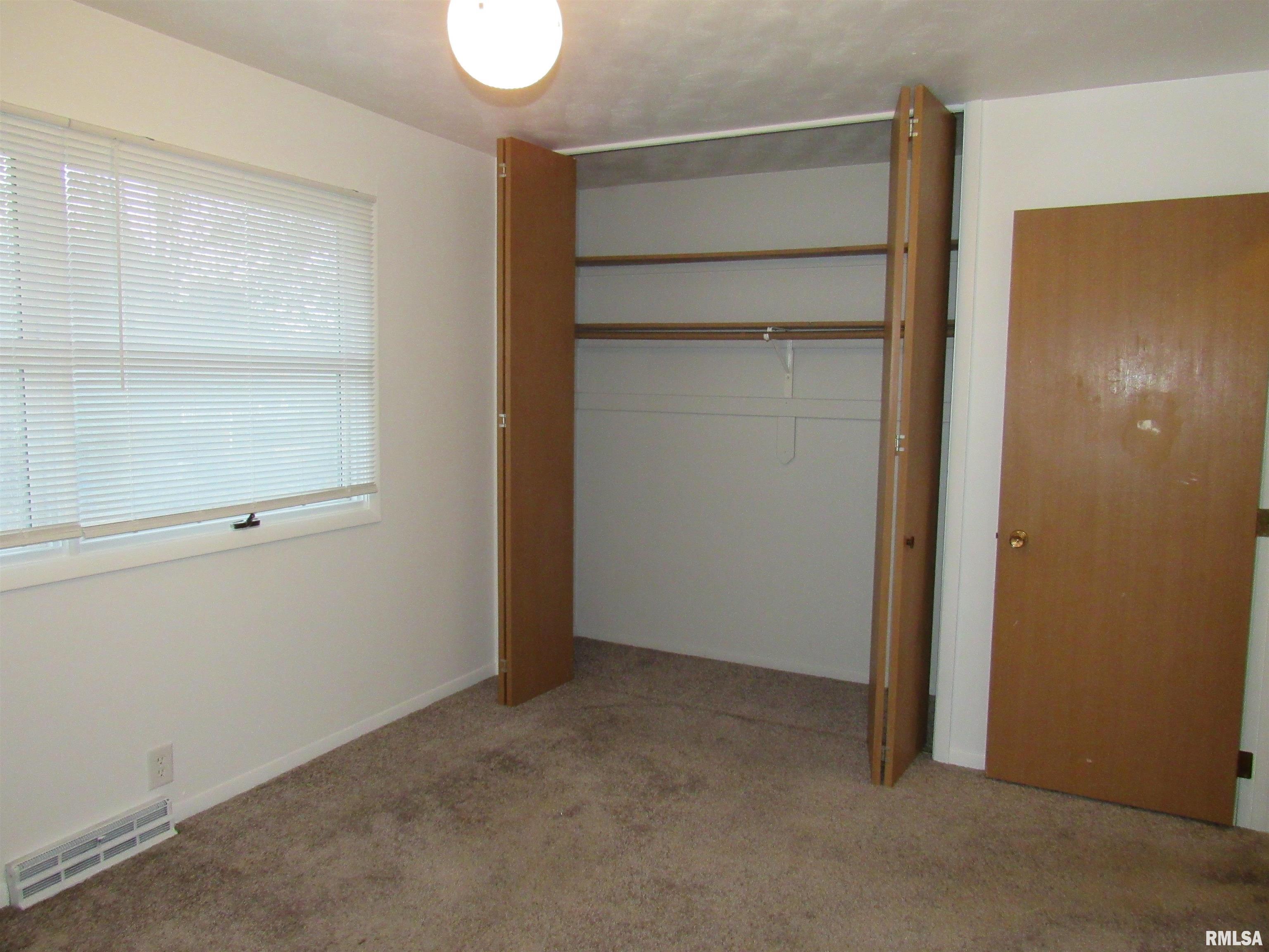 345 8th Street Bettendorf, IA 52722 - Photo 13 of 24