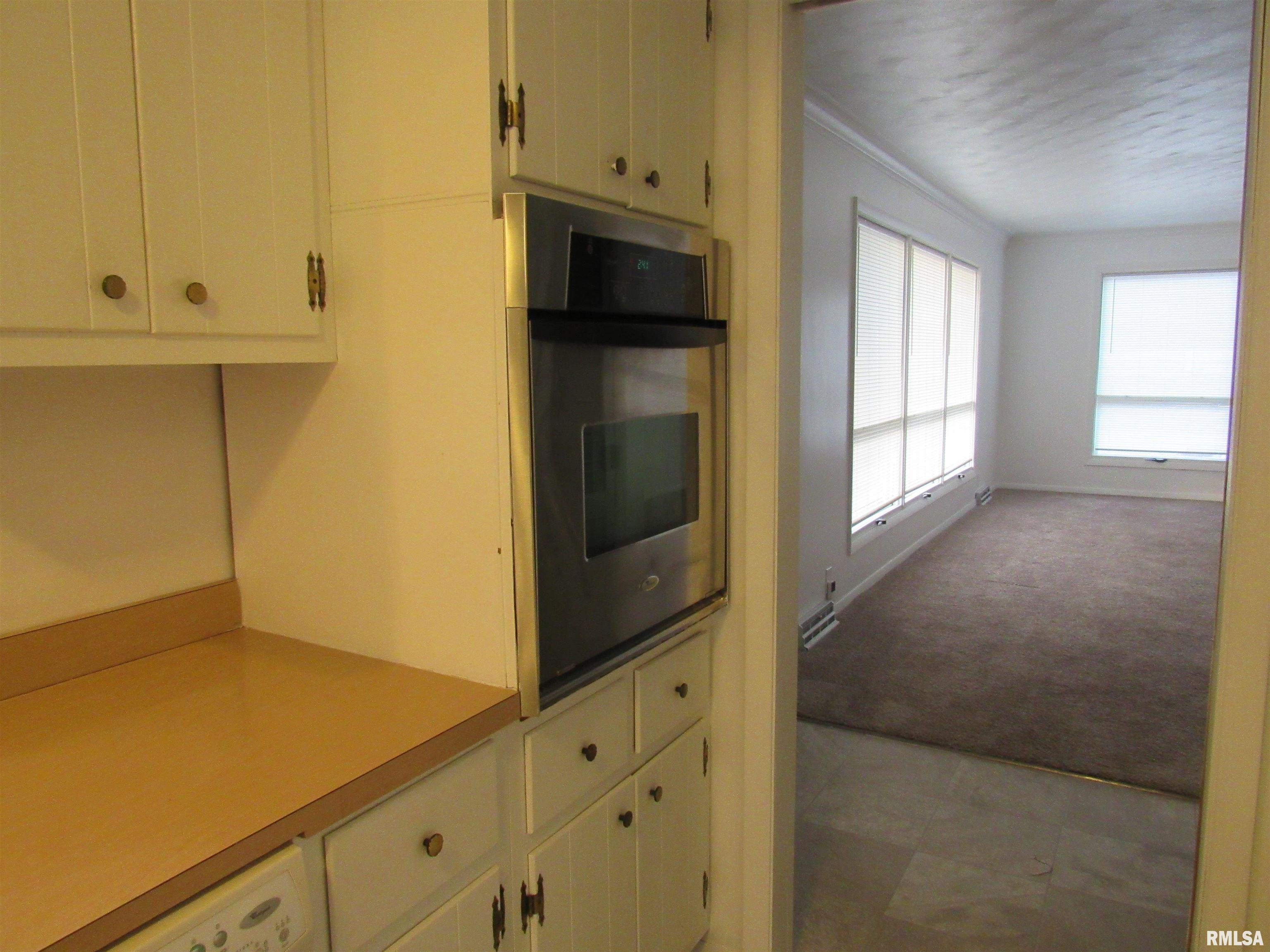 345 8th Street Bettendorf, IA 52722 - Photo 6 of 24