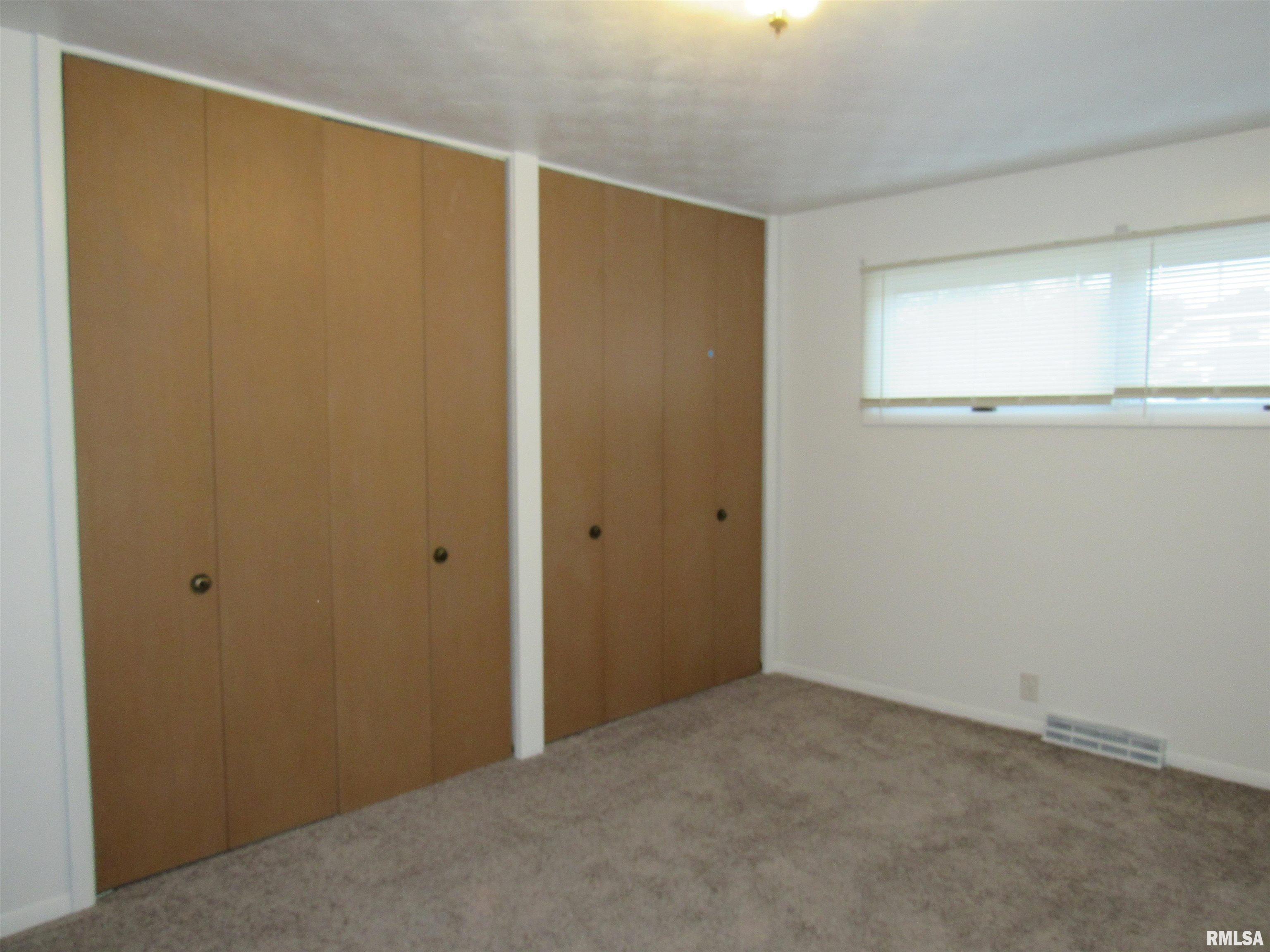 345 8th Street Bettendorf, IA 52722 - Photo 8 of 24