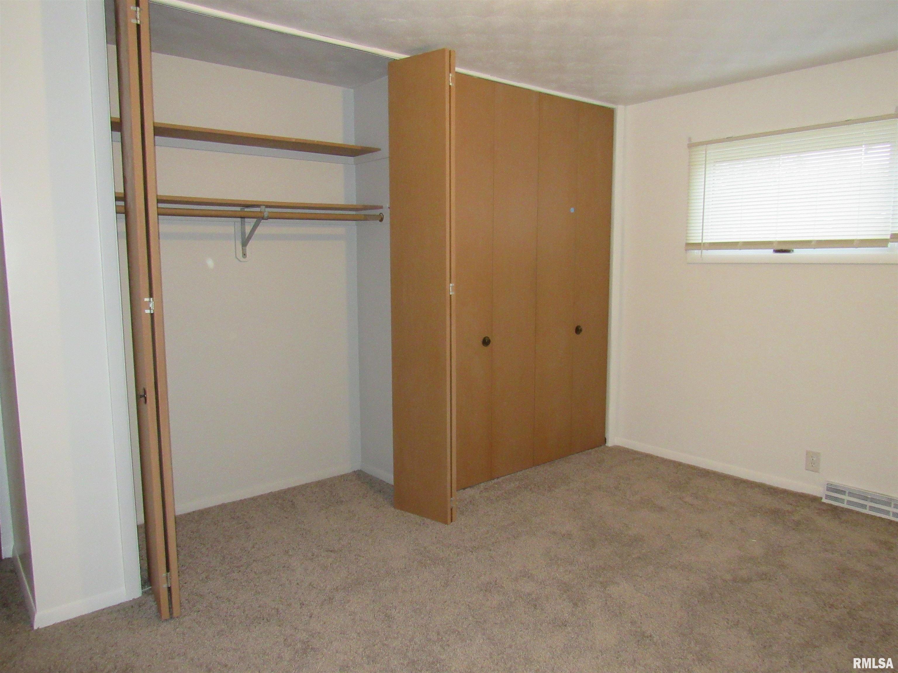 345 8th Street Bettendorf, IA 52722 - Photo 9 of 24