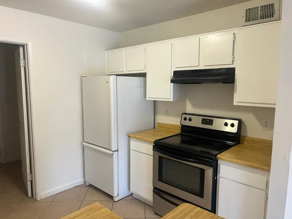 $995 | 435 East 9th Avenue, Unit 1, Mesa, AZ 85204
