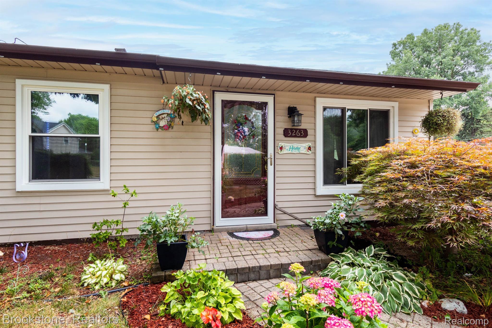3263 Avon Manor Road Rochester, MI 48307 - Photo 5 of 33 Gallery Image 5