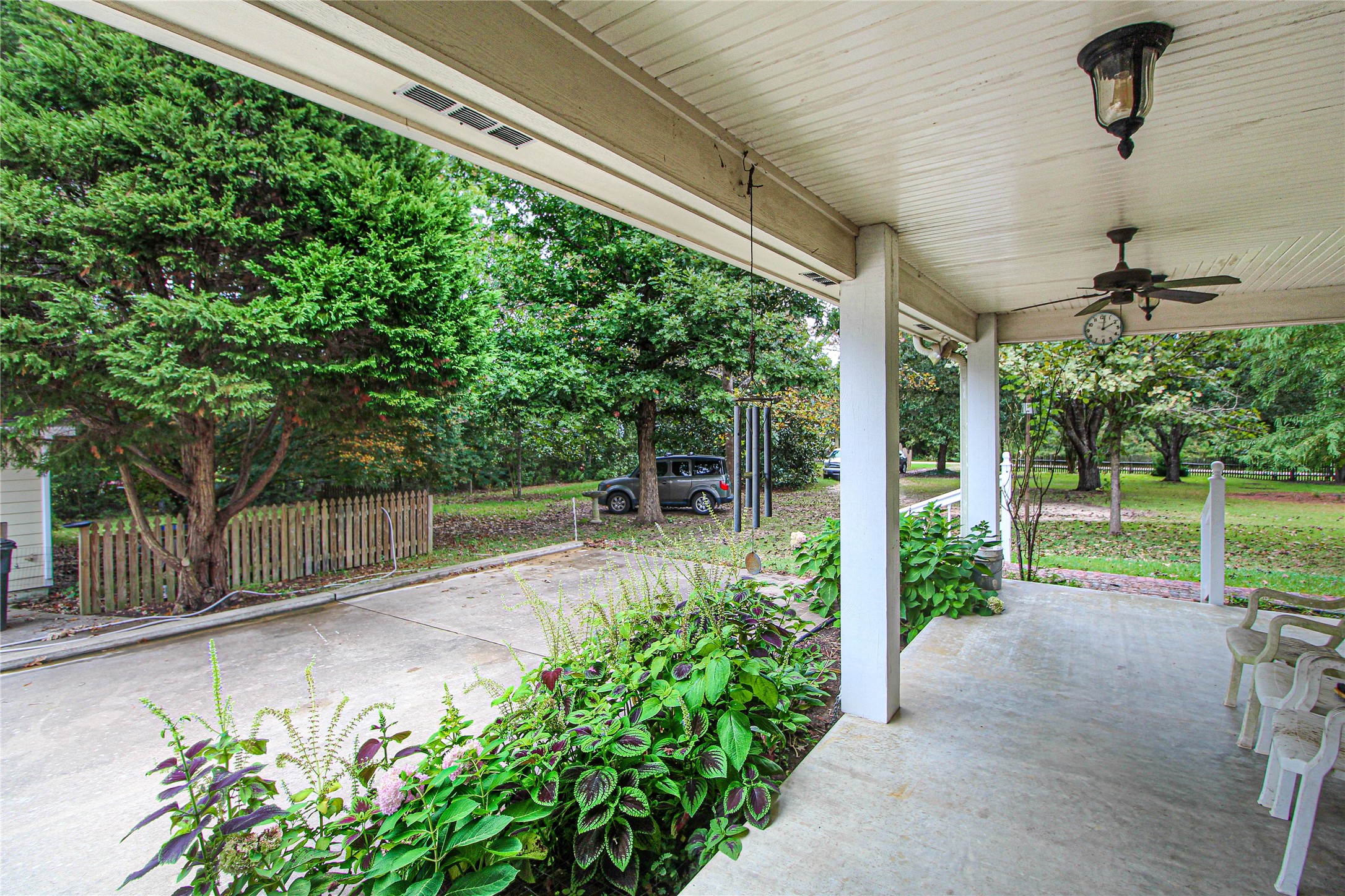 139 Berts Farm Road Livingston, TX 77351 - Photo 28 of 48 Porch View