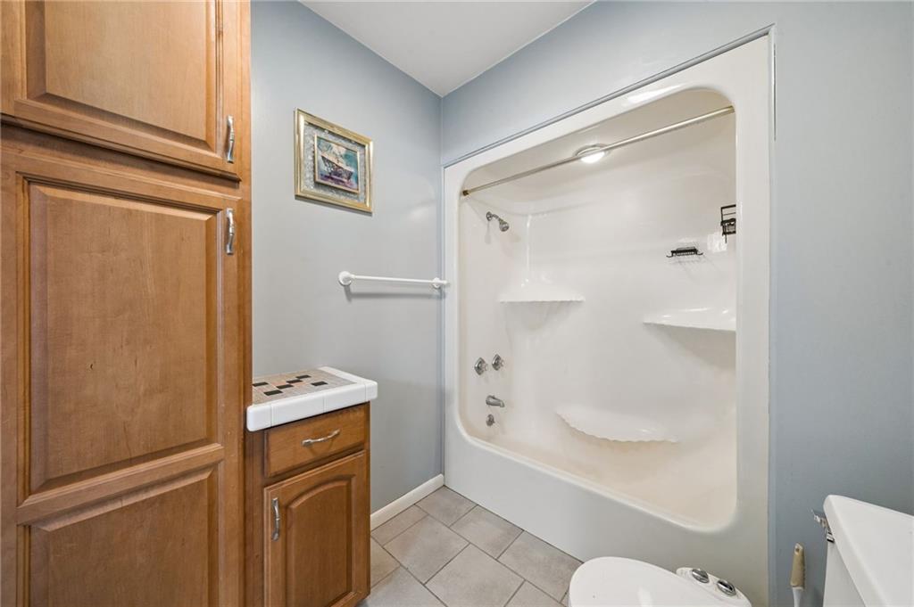 255 Poplar Street Monroeville, PA 15146 - Photo 22 of 44 Upper level full bath