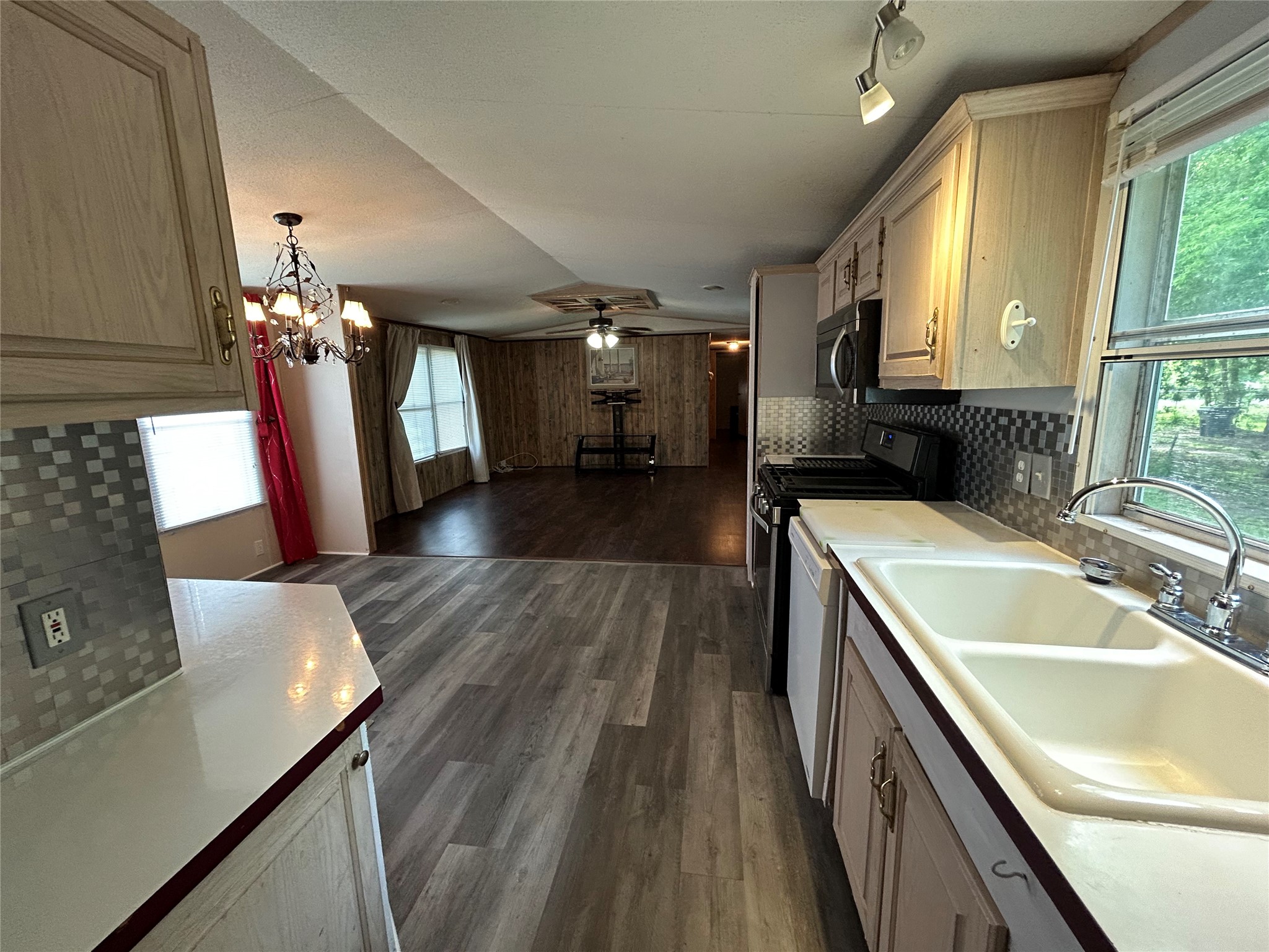 16640 Berry Road Pearland, TX 77584 - Photo 5 of 11