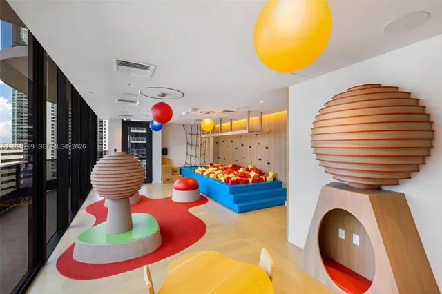 $1,575,000 | 1000 Brickell Plaza, Unit 4212, Miami, FL 33131