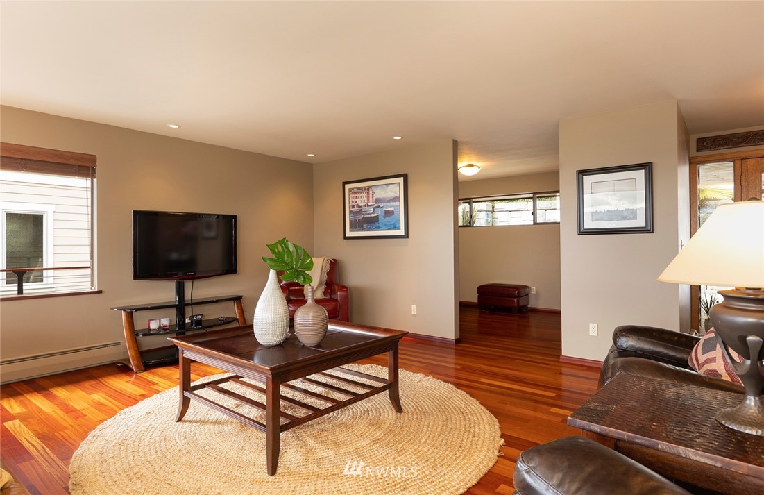 17425 Sylvester Road Southwest Burien, WA 98166 - Photo 14 of 39 Gallery Image 14