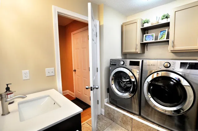 $489,900 | 132 Knollwood Drive, Wolcott, CT 06716