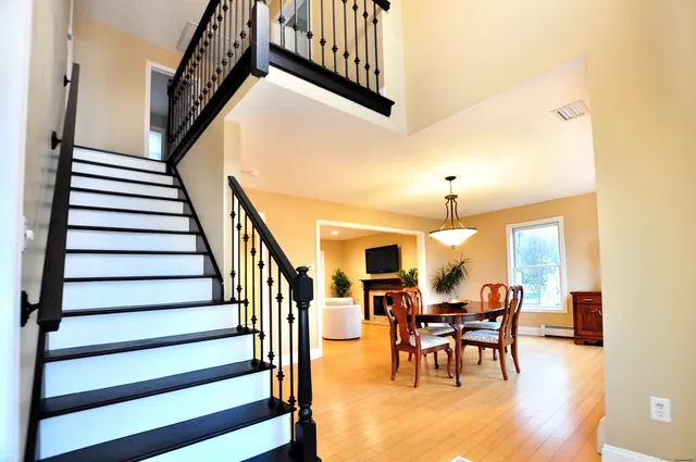 $489,900 | 132 Knollwood Drive, Wolcott, CT 06716