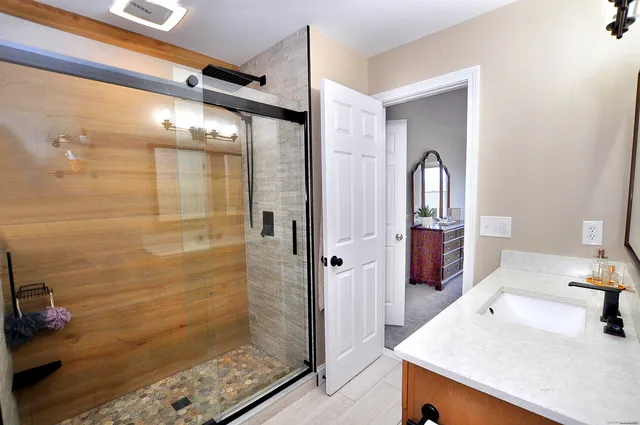 $489,900 | 132 Knollwood Drive, Wolcott, CT 06716