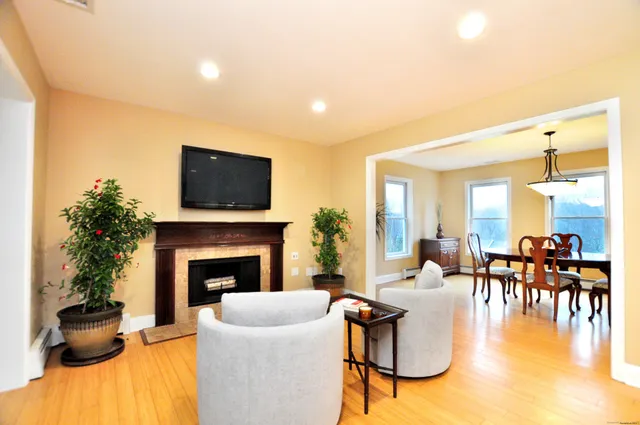 $489,900 | 132 Knollwood Drive, Wolcott, CT 06716