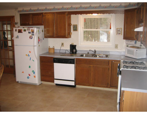 40 Jenks Street Amherst, MA 01002 - Photo 9 of 18 Gallery Image 9