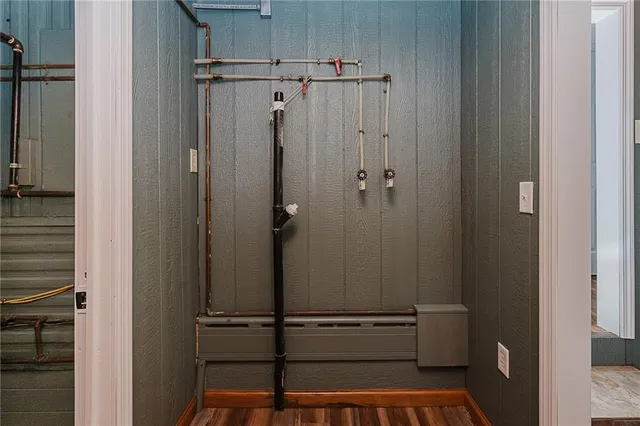 a view of walk in closet