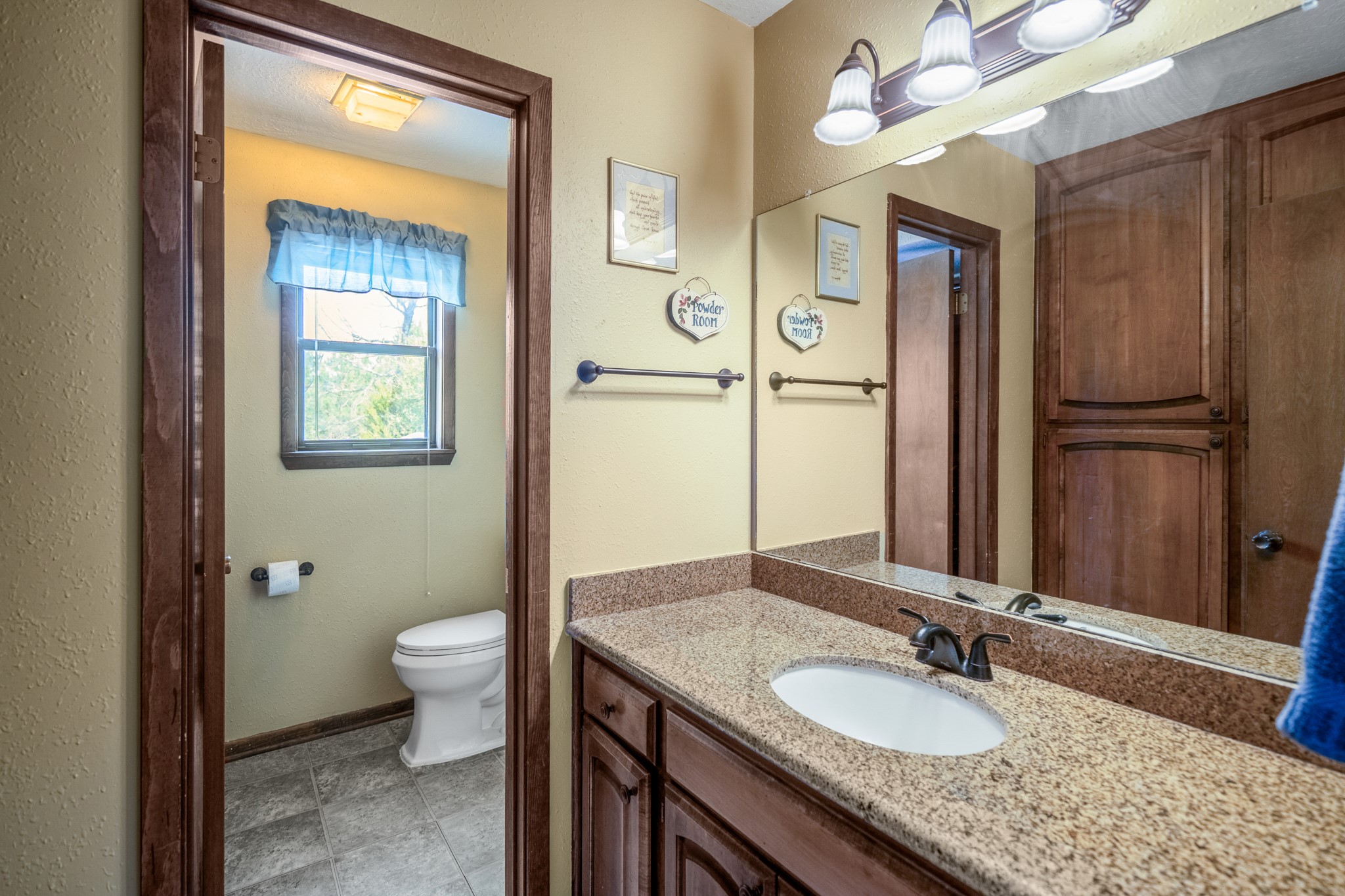 5415 Old Israel Road Livingston, TX 77351 - Photo 24 of 45 Second floor bathroom