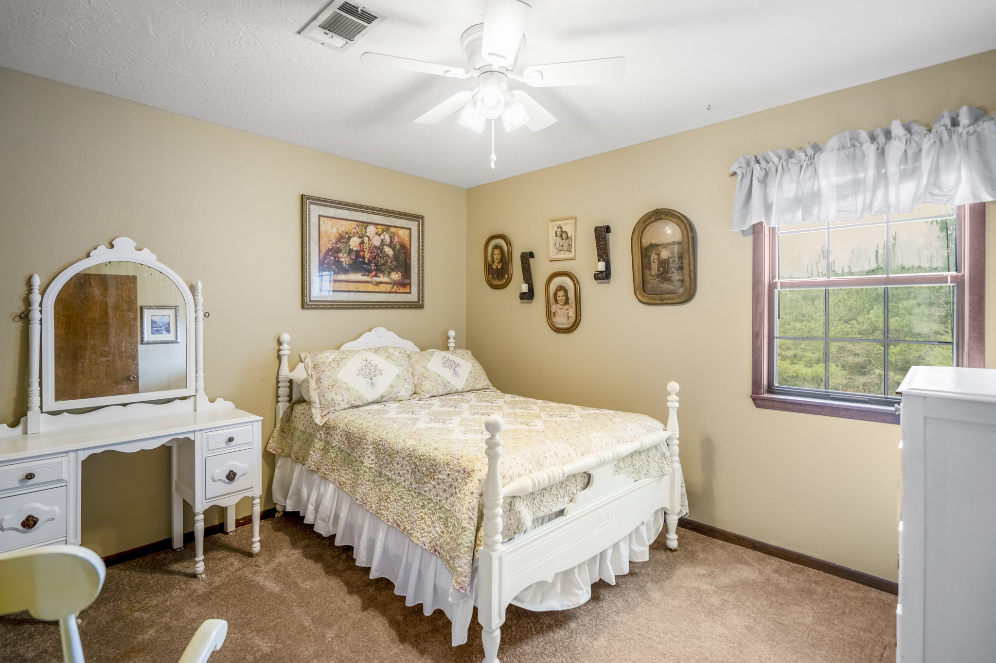 5415 Old Israel Road Livingston, TX 77351 - Photo 26 of 45 Guest room located on the second floor.