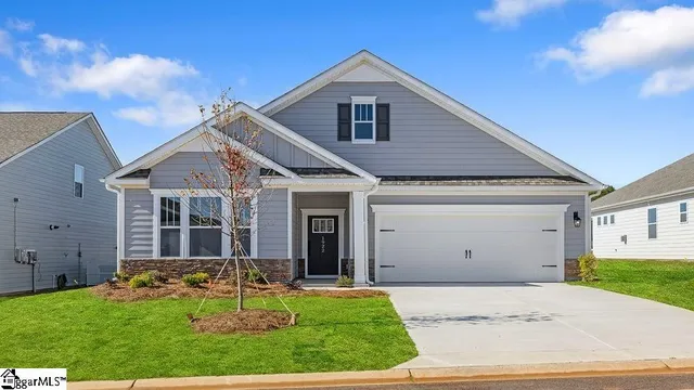 $299,900 | 1922 Crumhorn Avenue, Boiling Springs, SC 29316