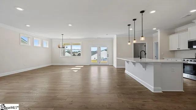 $299,900 | 1922 Crumhorn Avenue, Boiling Springs, SC 29316