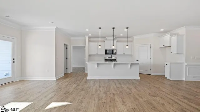 $299,900 | 1922 Crumhorn Avenue, Boiling Springs, SC 29316