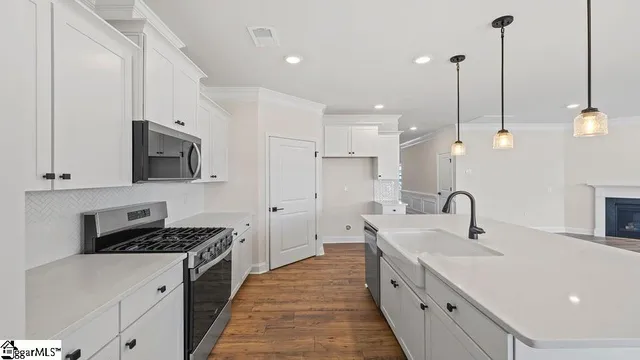 $299,900 | 1922 Crumhorn Avenue, Boiling Springs, SC 29316