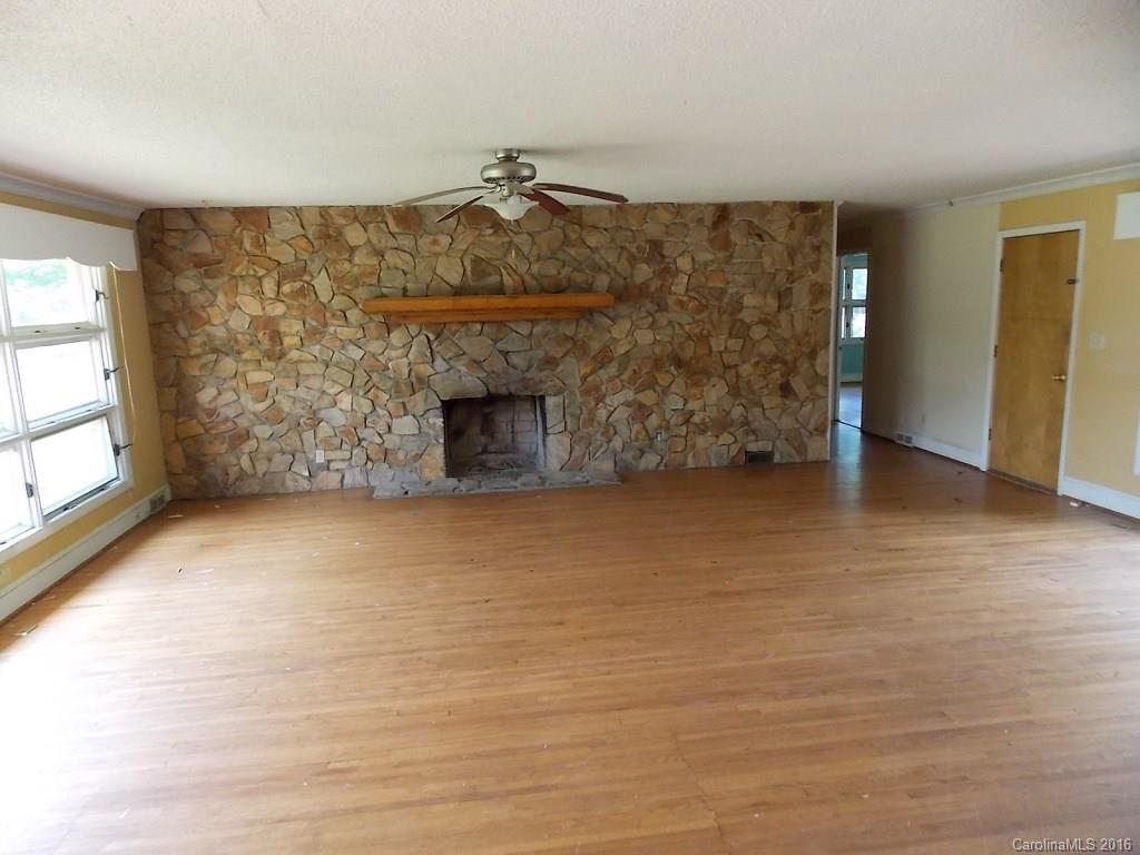 3225 Sunset Road Charlotte, NC 28216 - Photo 3 of 7 Gallery Image 3