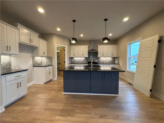 $739,900 | 12860 North Champanel Way, Platte City, MO 64079