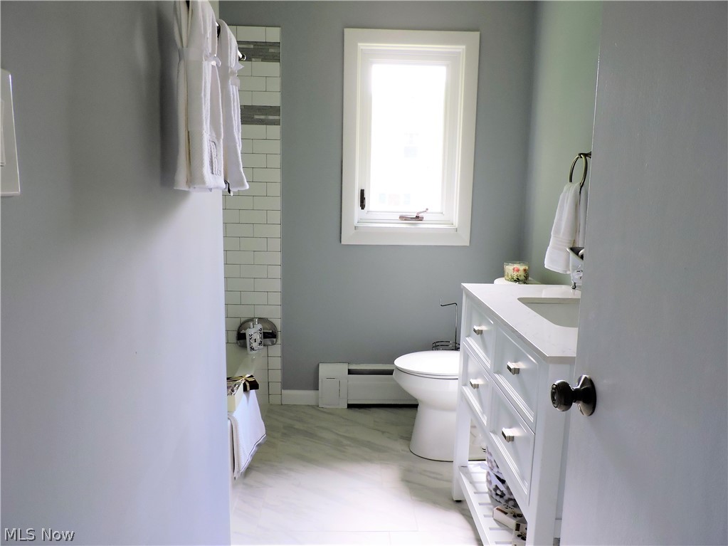 368 East Pleasant Valley Road Independence, OH 44131 - Photo 8 of 29 Updated full bath