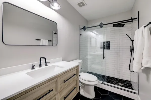 $2,400 | 11006 Desert Springs Circle, Houston, TX 77095