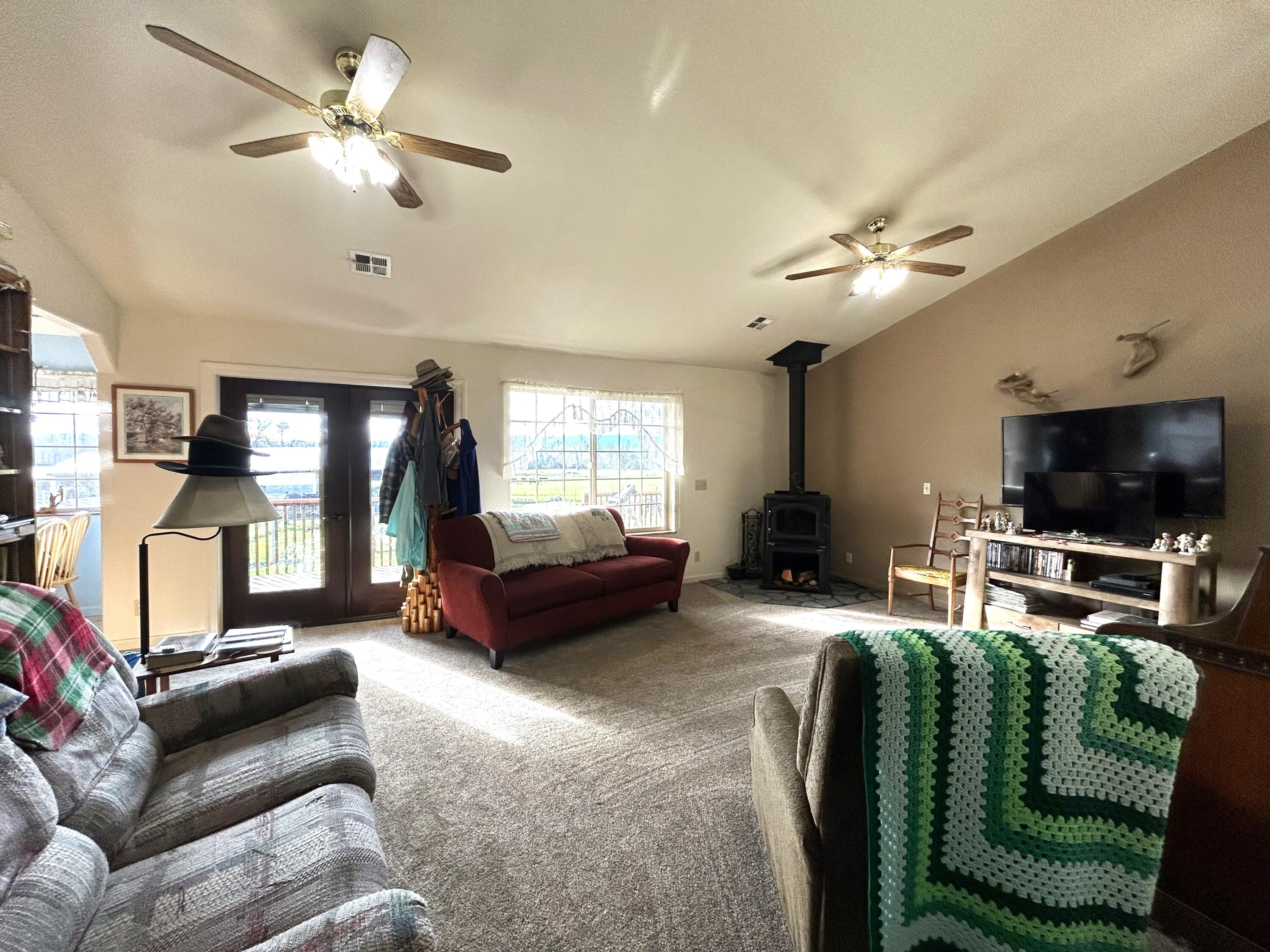 620 Dick George Road Cave Junction, OR 97523 - Photo 14 of 123 57 a Living room