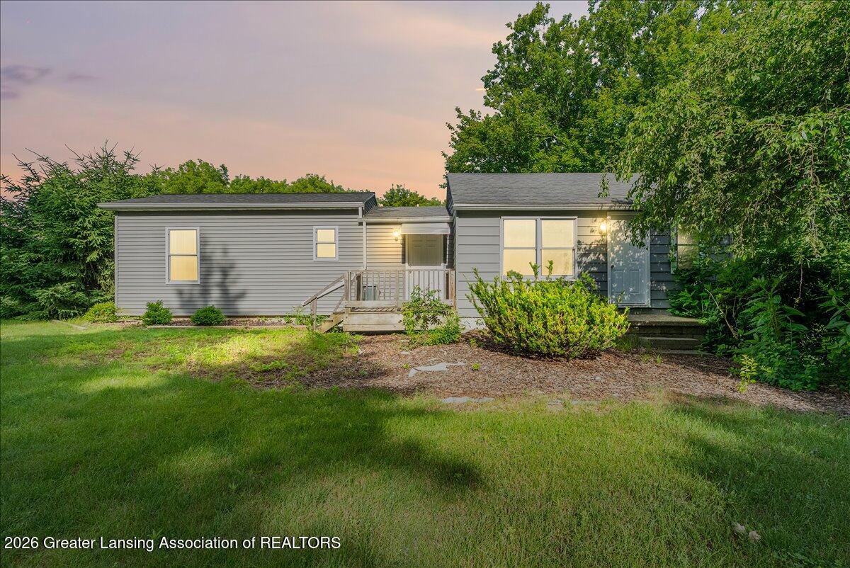 1436 Kelly Road Mason, MI 48854 - Photo 2 of 48