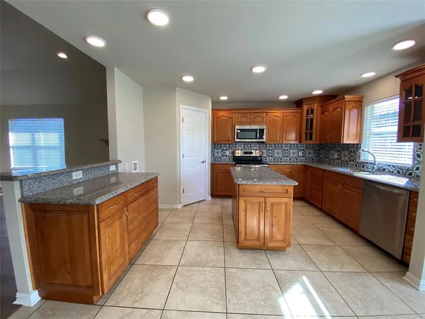 $2,250 | 4002 Goliad Drive, Granbury, TX 76048