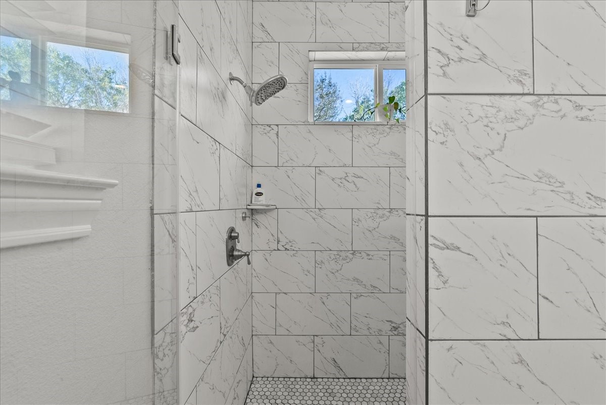 3706 Tower Road Santa Fe, TX 77517 - Photo 40 of 48 a bathroom with a shower