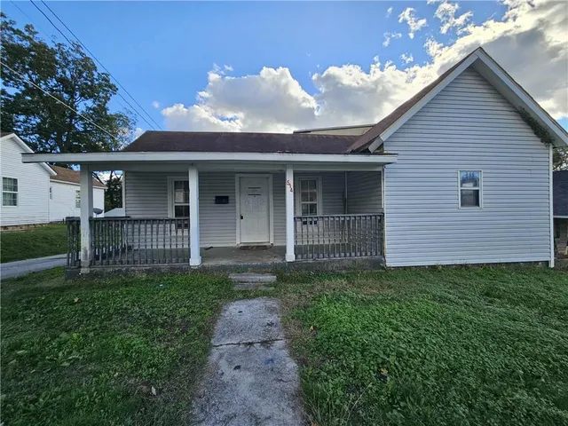 $94,900 | 514 West Macon Street, Carthage, MO 64836