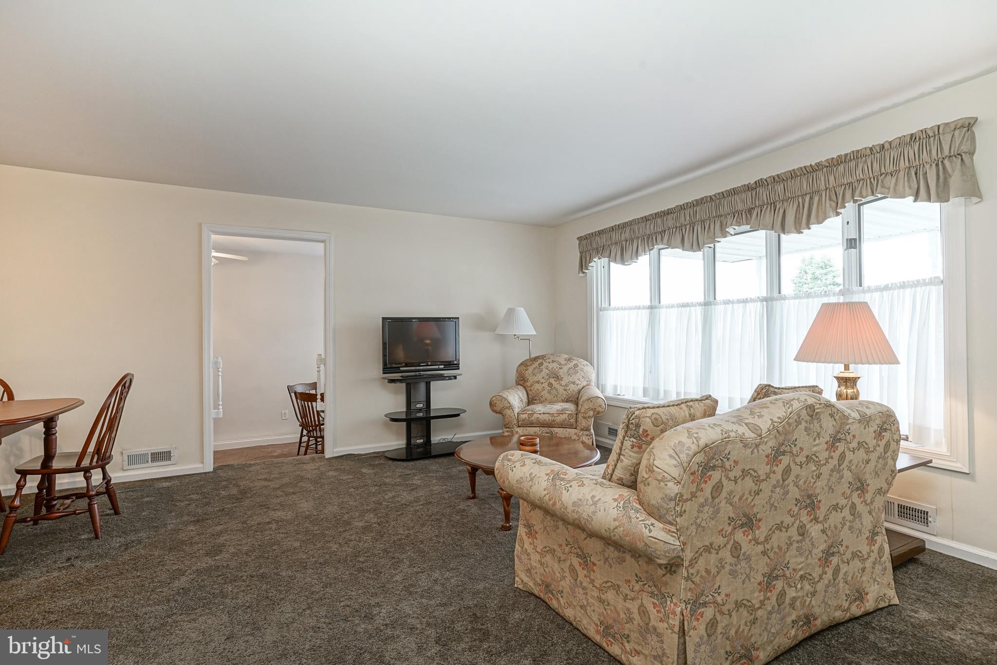 602 Cornell Road Burlington, NJ 08016 - Photo 5 of 35 Combined Dining & Living Room area
