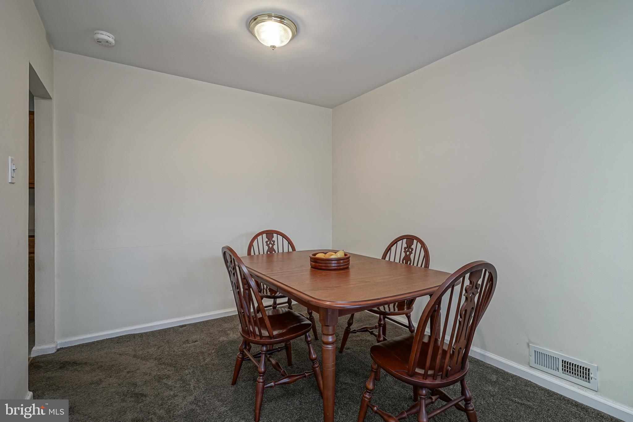 602 Cornell Road Burlington, NJ 08016 - Photo 6 of 35 Dining Room off Kitchen