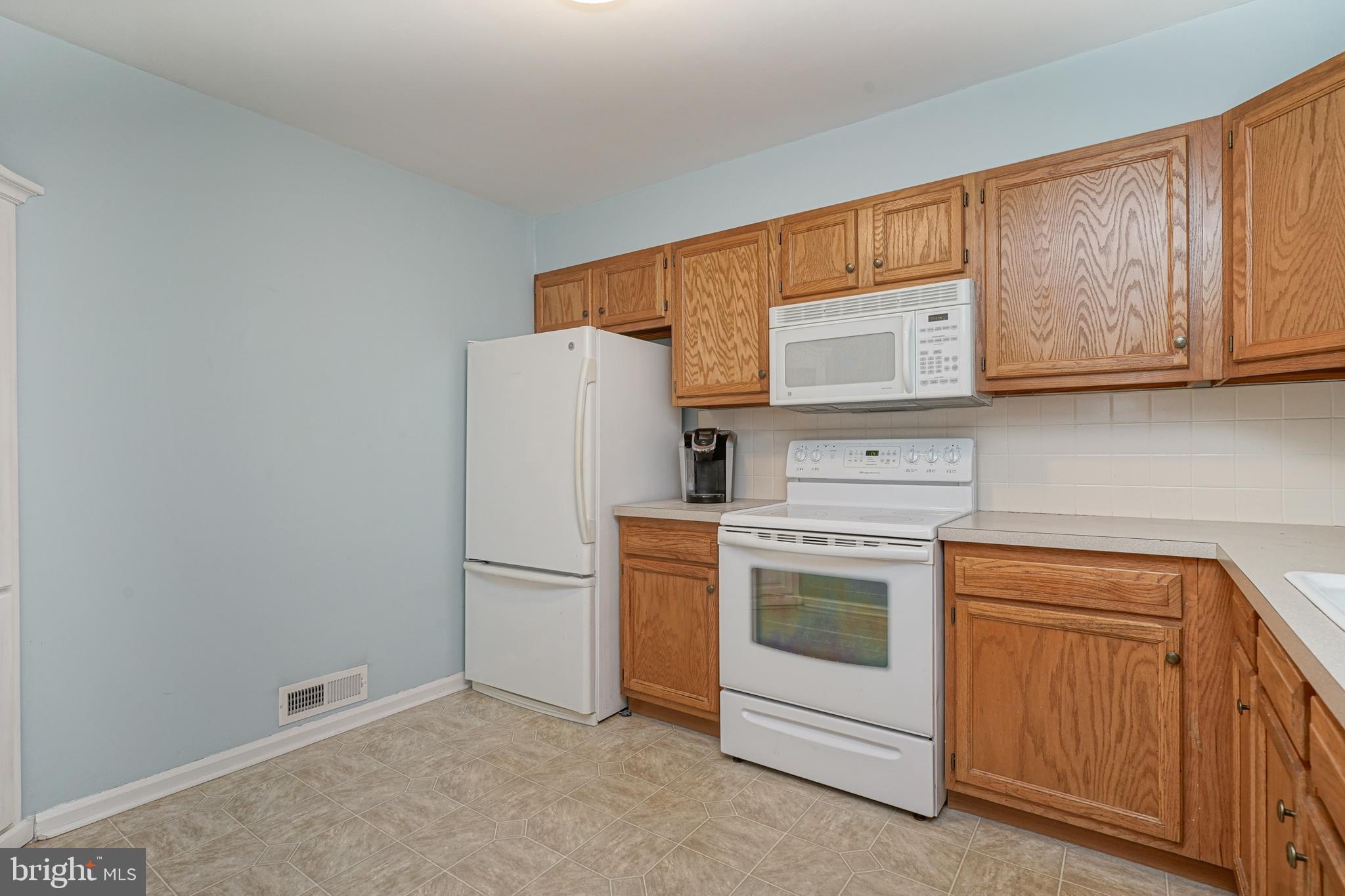 602 Cornell Road Burlington, NJ 08016 - Photo 8 of 35 Kitchen