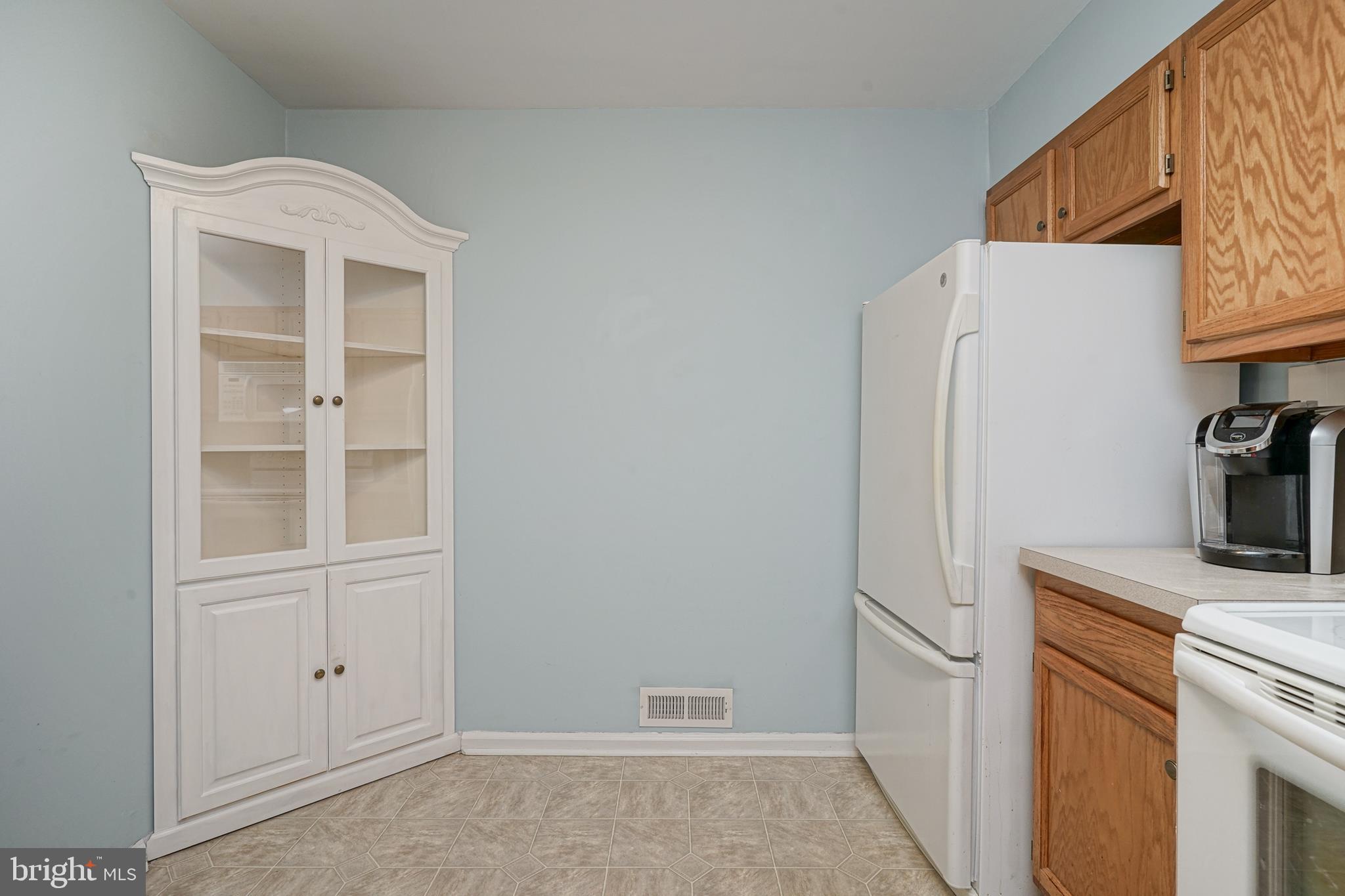602 Cornell Road Burlington, NJ 08016 - Photo 10 of 35 All Appliances Included