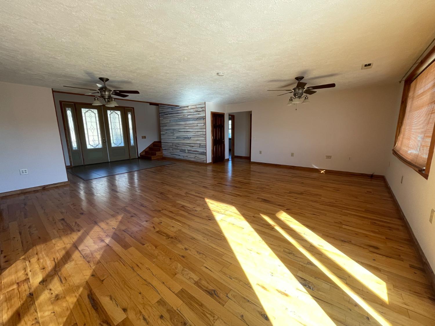 12302 Bennett Road Florence, IN 47020 - Photo 14 of 60 Living Room